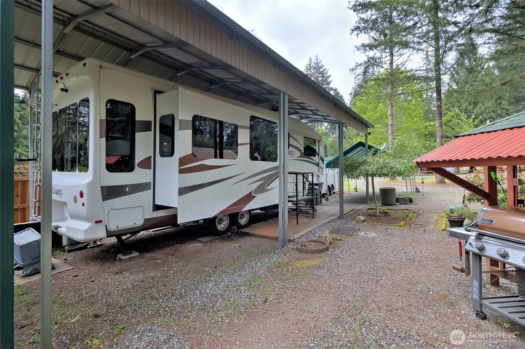 1261 E Lakeshore Drive W, Shelton, WA 98584