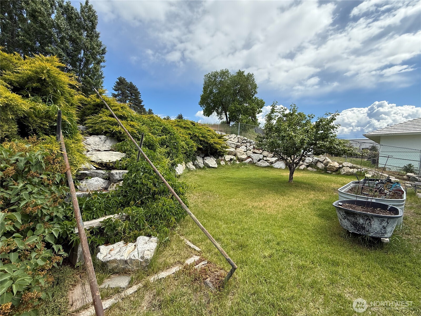 12 Dewberry Avenue W, Omak, WA 98841