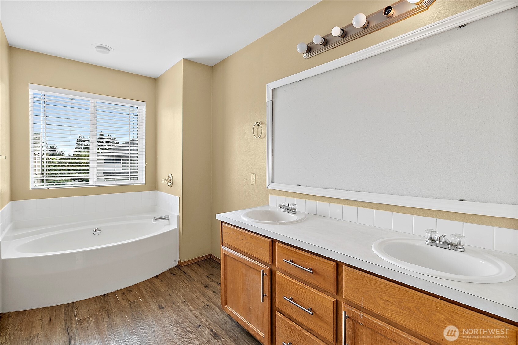 1324 E 181st Street Ct E, Spanaway, WA 98387