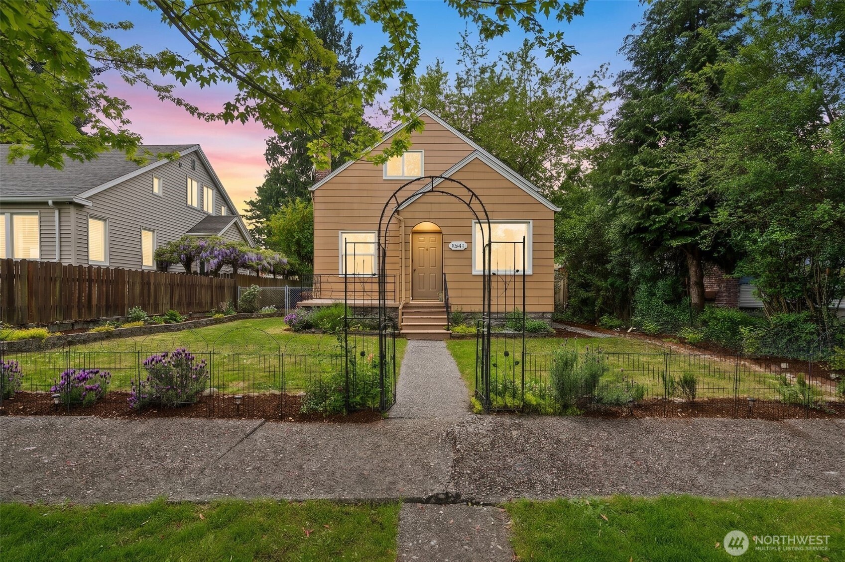 3842 S D Street , Tacoma, WA 98418
