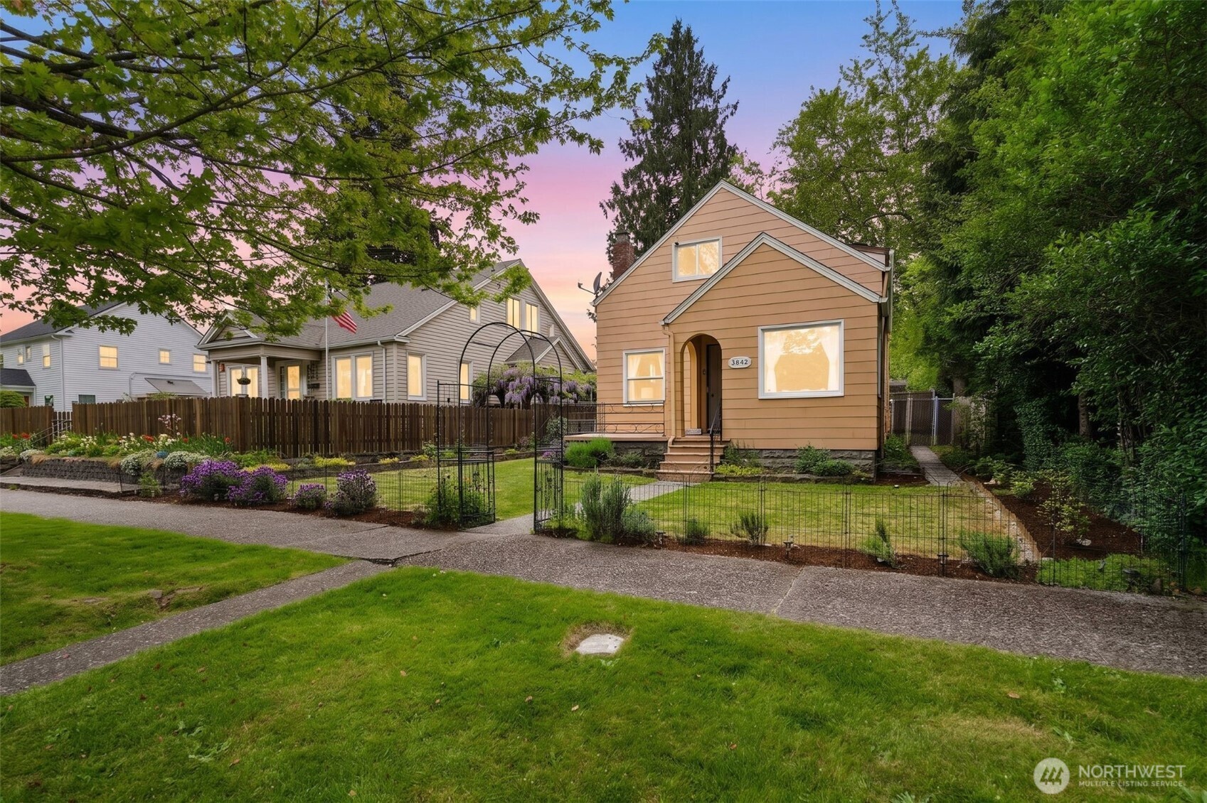 3842 S D Street , Tacoma, WA 98418