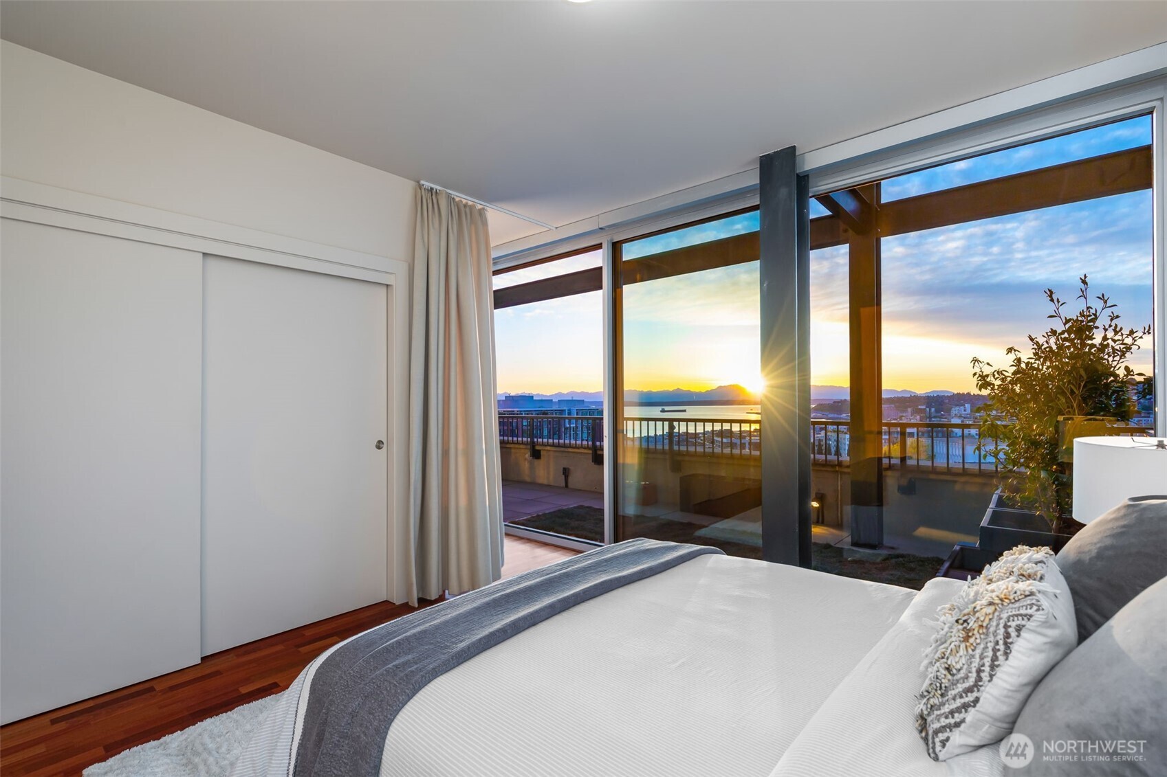2720 3rd Avenue #PH1, Seattle, WA 98121