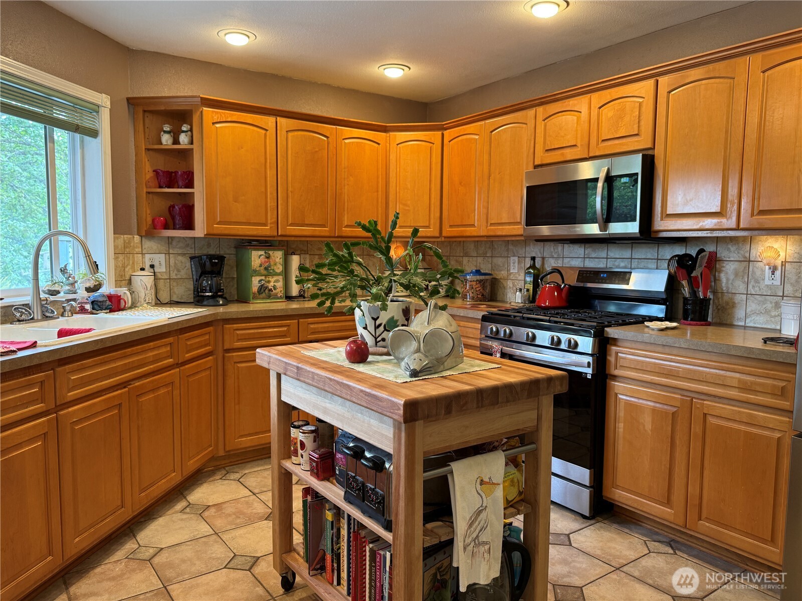 30214 H Street , Ocean Park, WA 98640