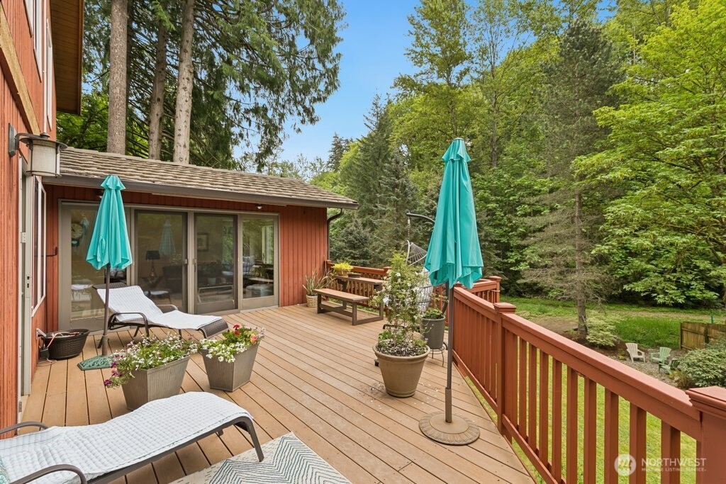 1830 216th Place NE, Sammamish, WA 98074-4115