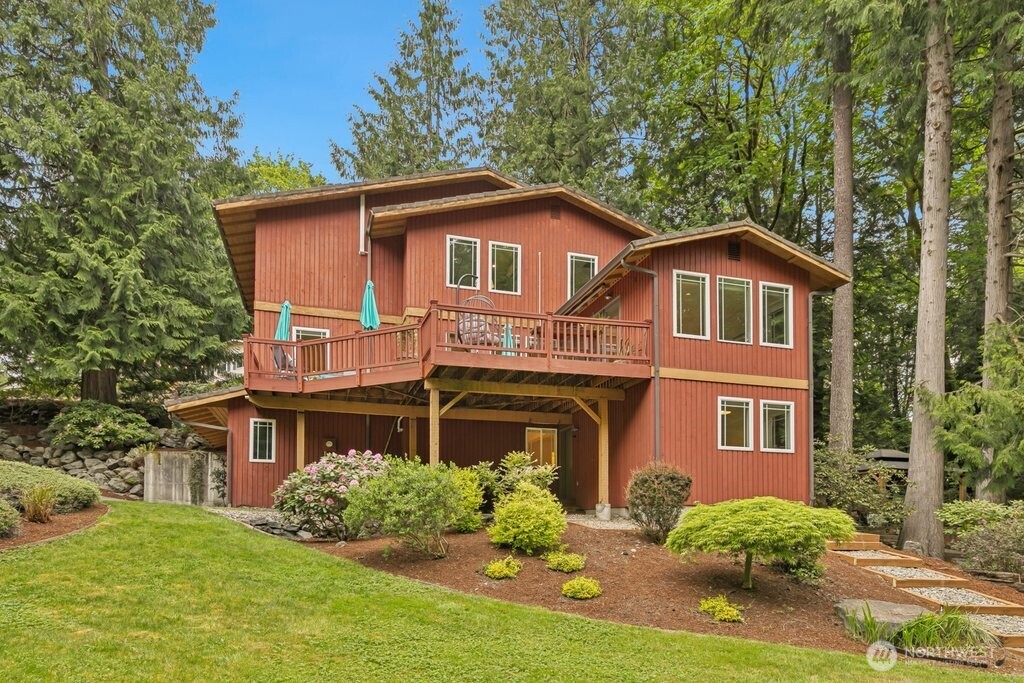 1830 216th Place NE, Sammamish, WA 98074-4115