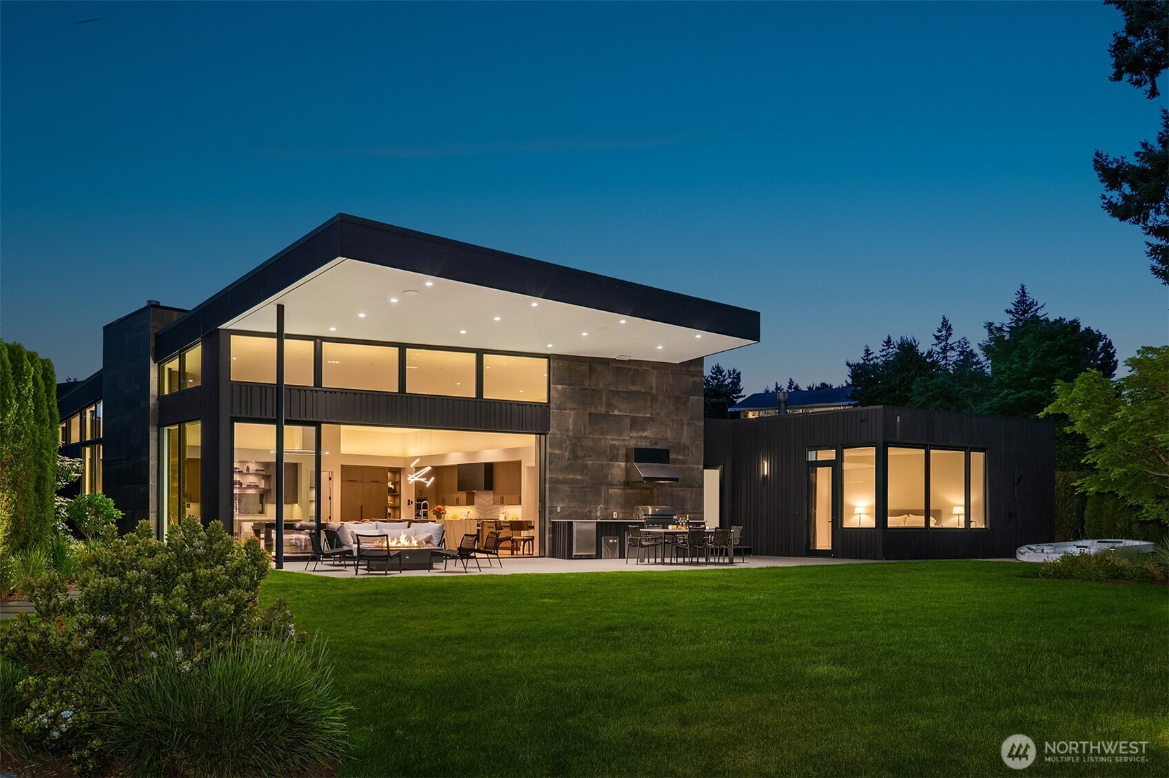9345 NE 19th Street , Clyde Hill, WA 98004