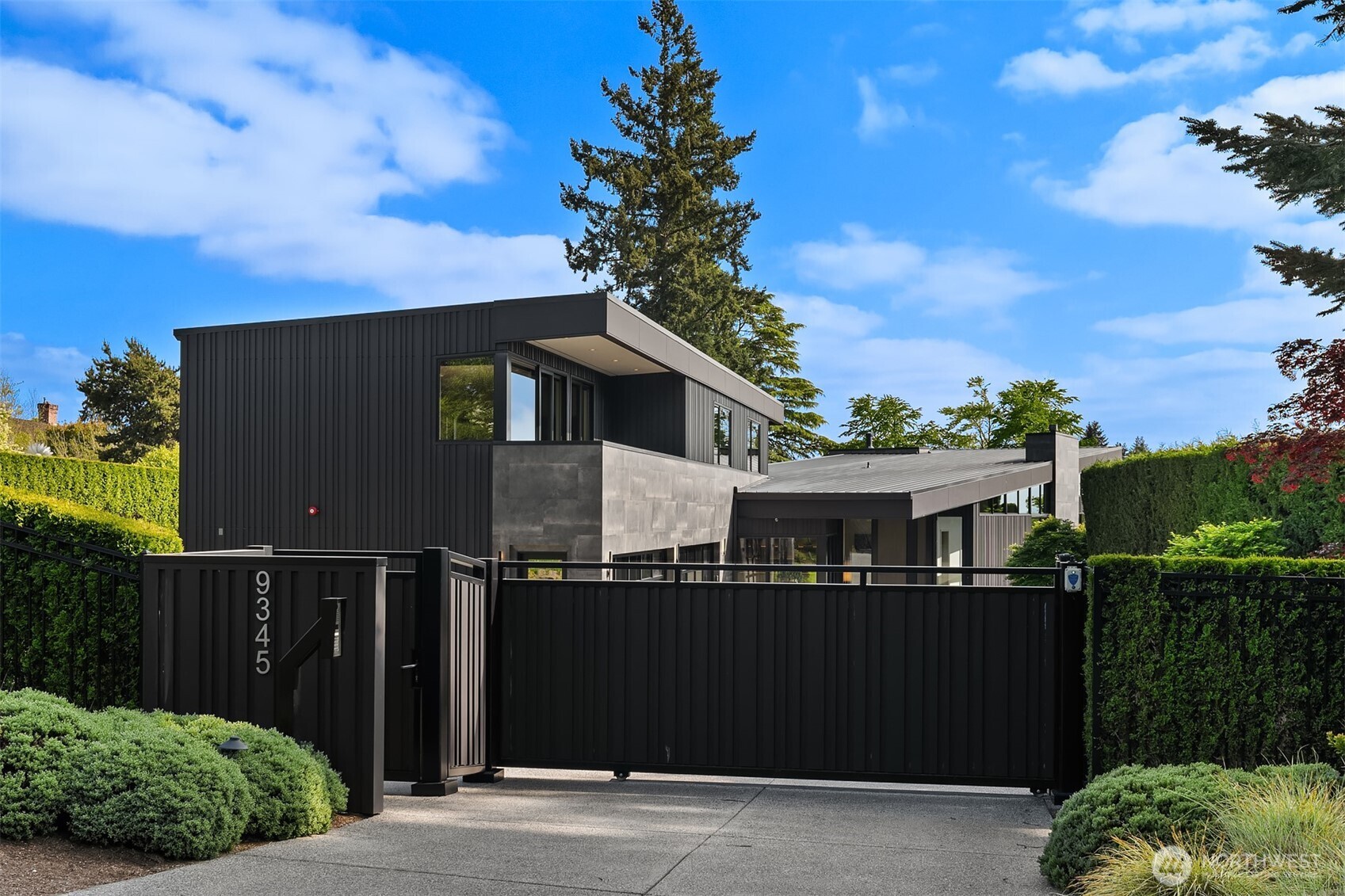 9345 NE 19th Street , Clyde Hill, WA 98004