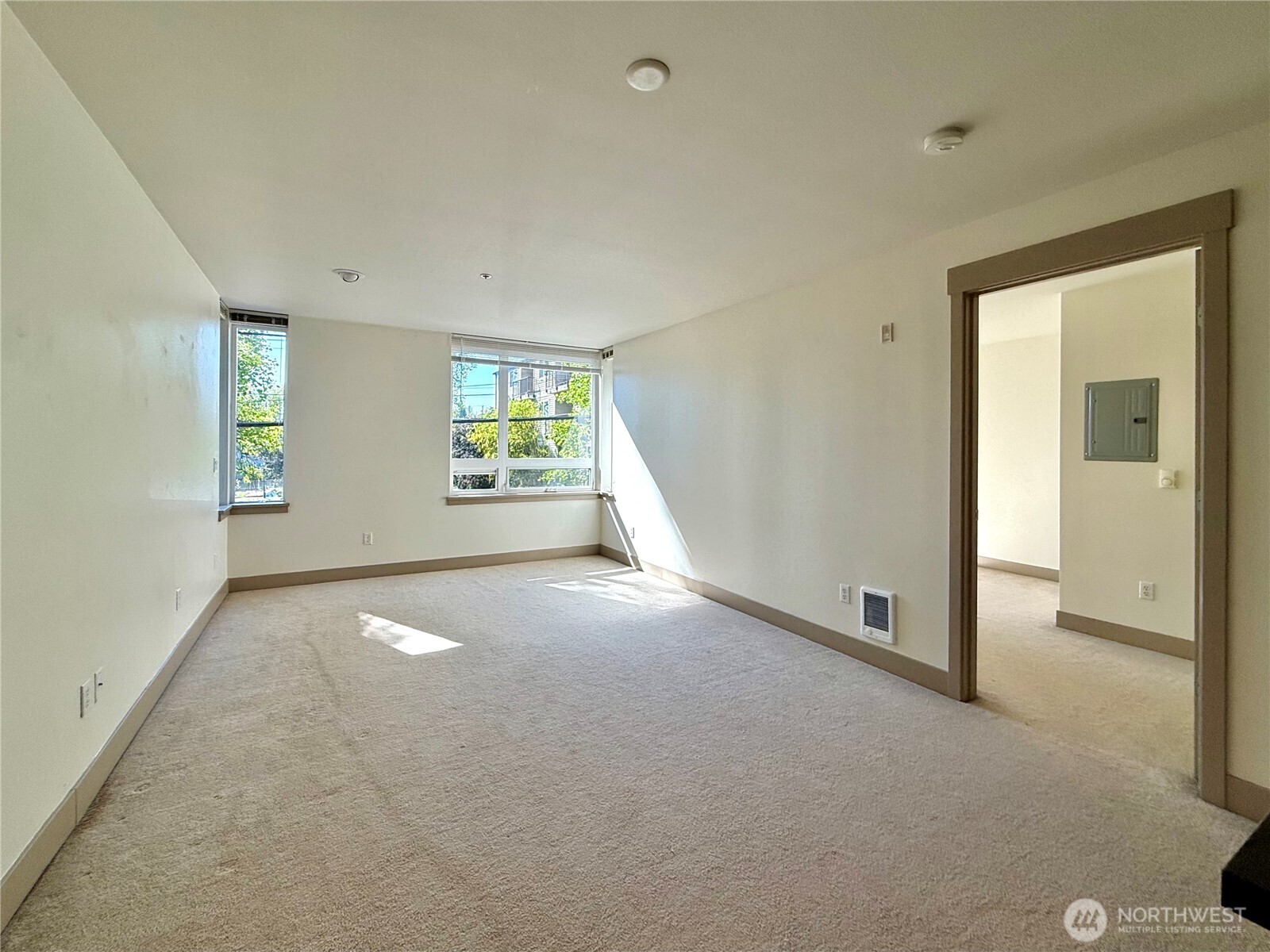 4547 8th Avenue NE #204, Seattle, WA 98105