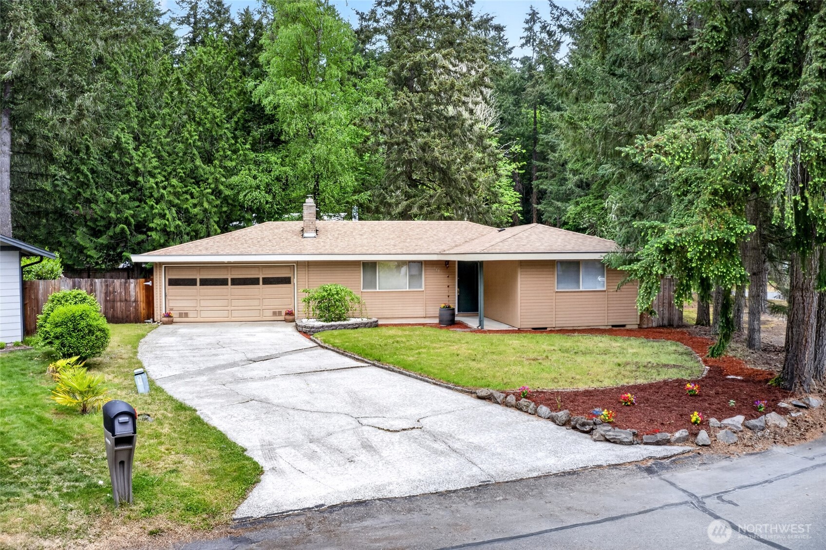 9401 Columbine Circle W, University Place, WA 98467