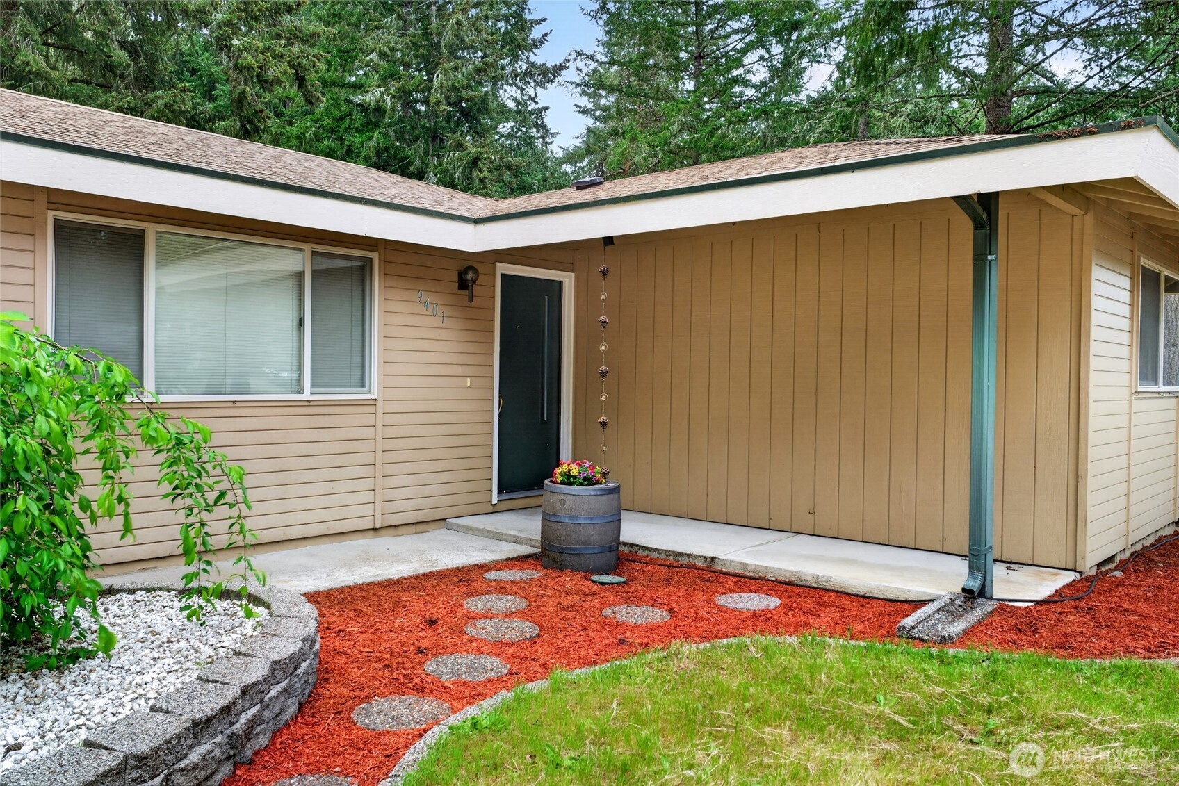 9401 Columbine Circle W, University Place, WA 98467