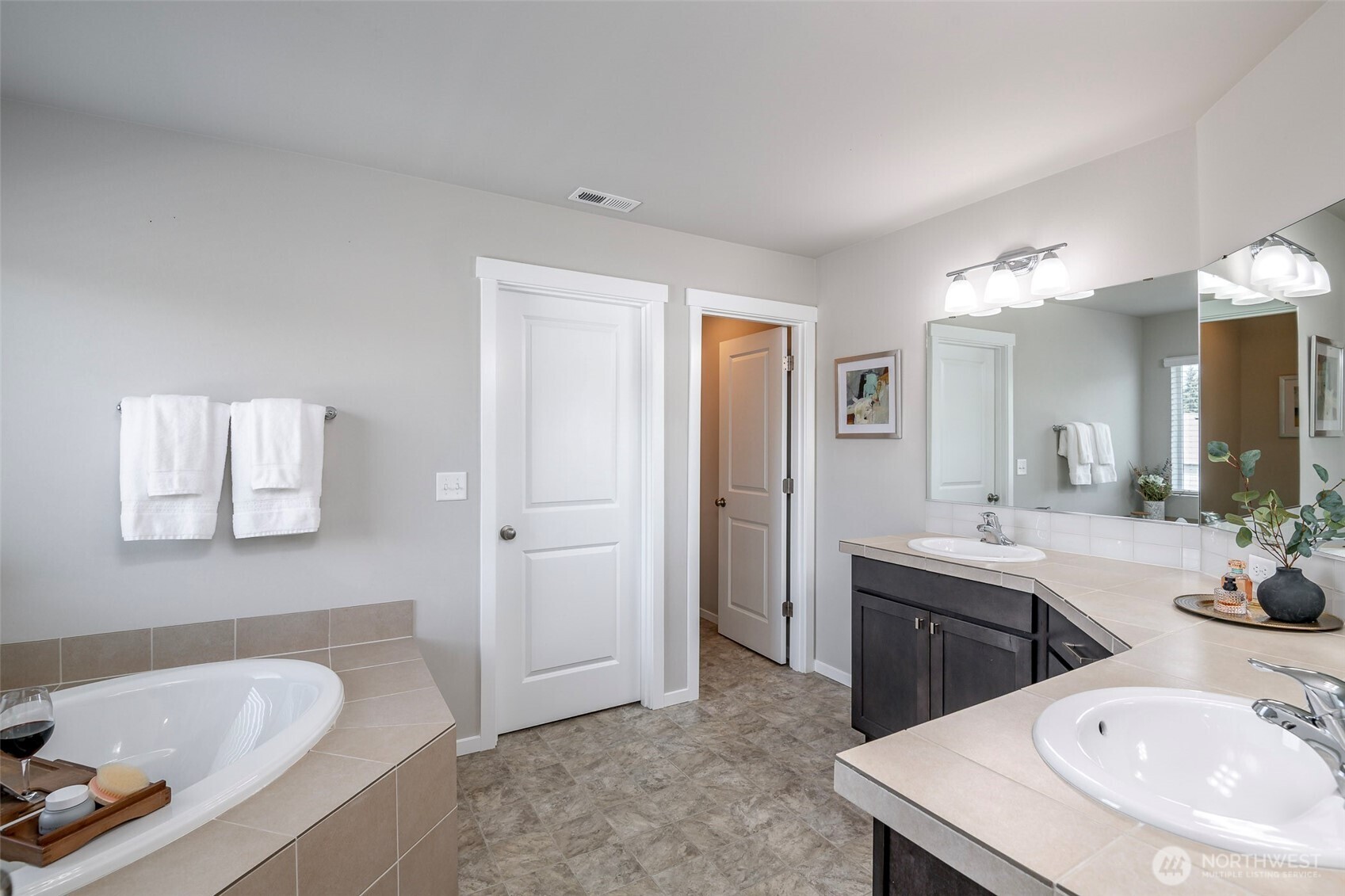 2933 Cassius Street NE, Lacey, WA 98516