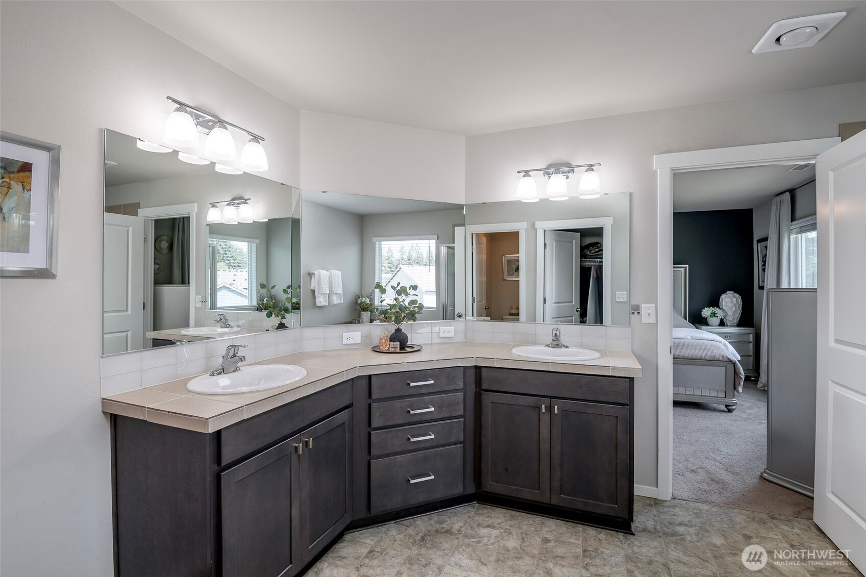 2933 Cassius Street NE, Lacey, WA 98516