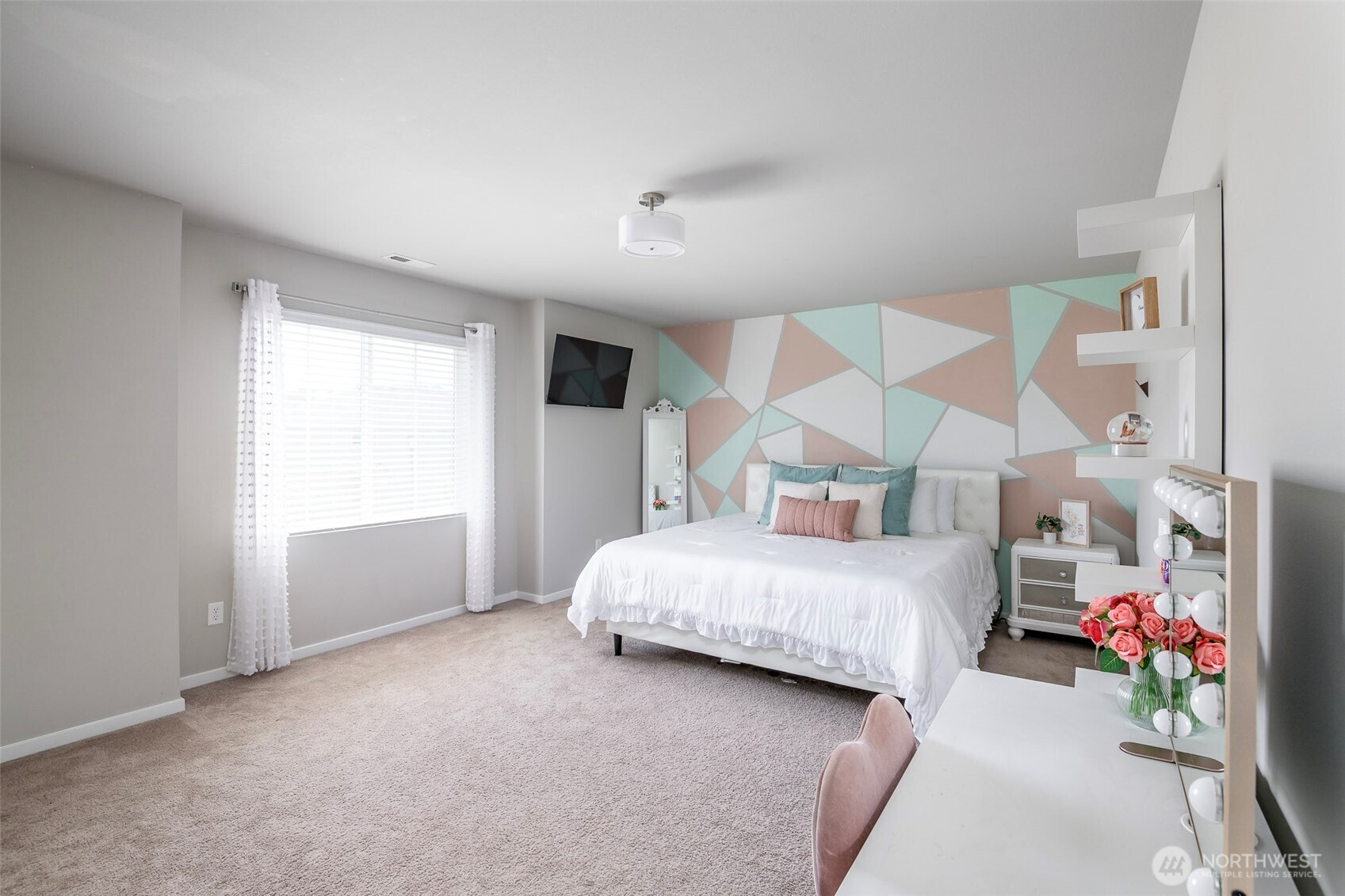 2933 Cassius Street NE, Lacey, WA 98516