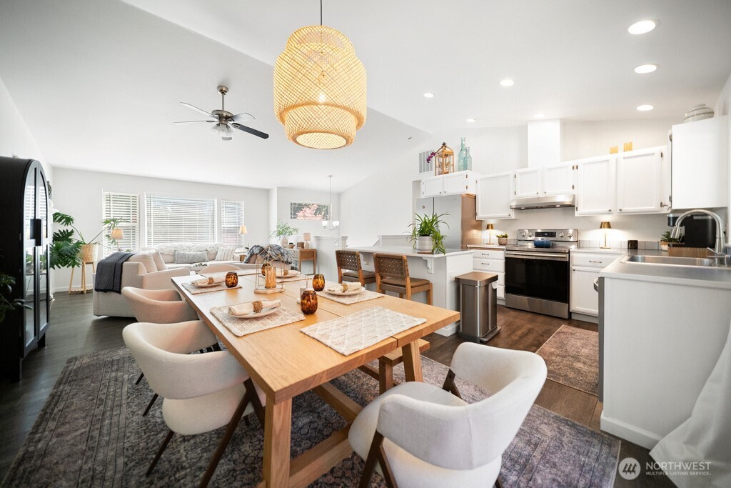 7930 NE Seawind Avenue , Poulsbo, WA 98370