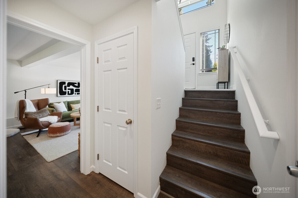 7930 NE Seawind Avenue , Poulsbo, WA 98370