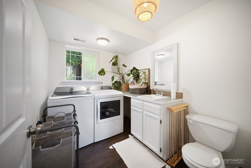 7930 NE Seawind Avenue , Poulsbo, WA 98370