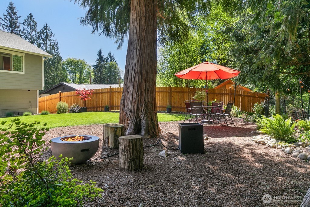 7930 NE Seawind Avenue , Poulsbo, WA 98370