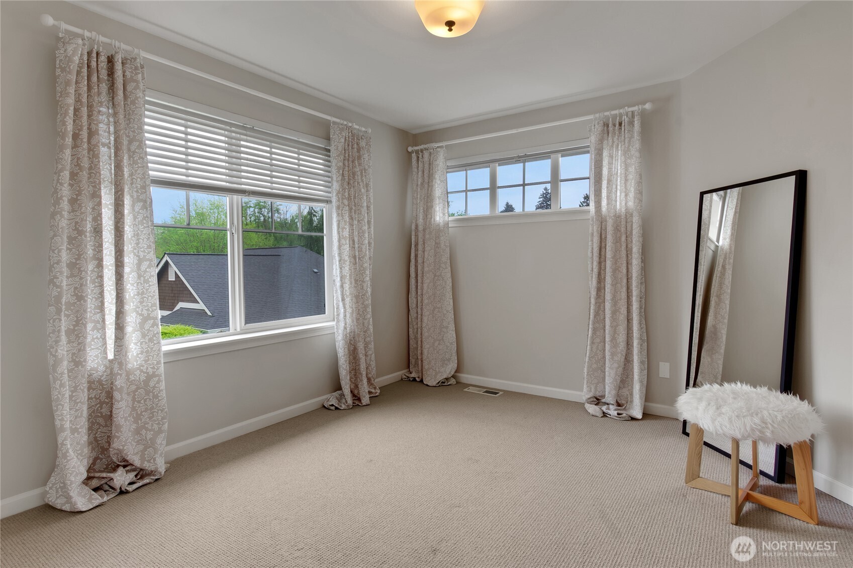 5904 61st Avenue W, University Place, WA 98467