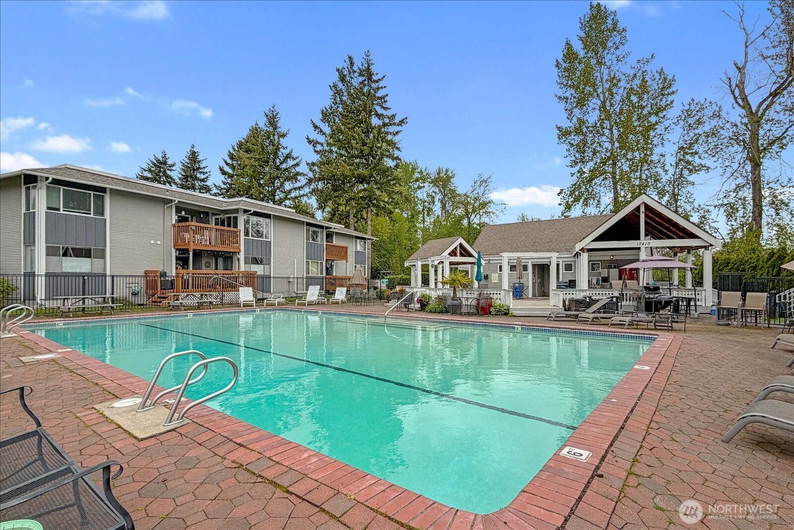 17110 NE 45th Street #30, Redmond, WA 98052-5633