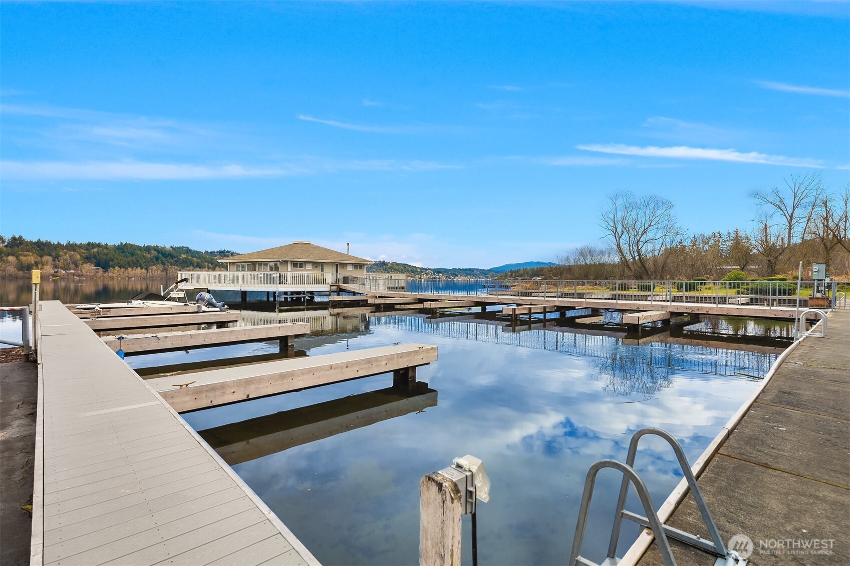 17110 NE 45th Street #30, Redmond, WA 98052-5633