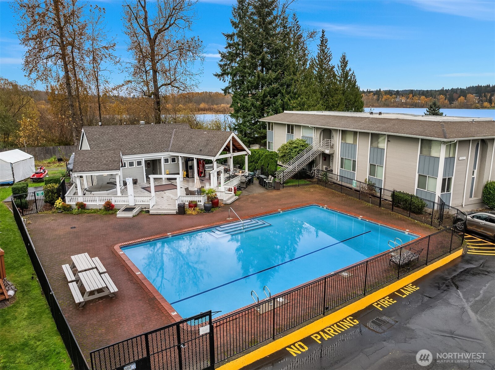 17110 NE 45th Street #30, Redmond, WA 98052-5633