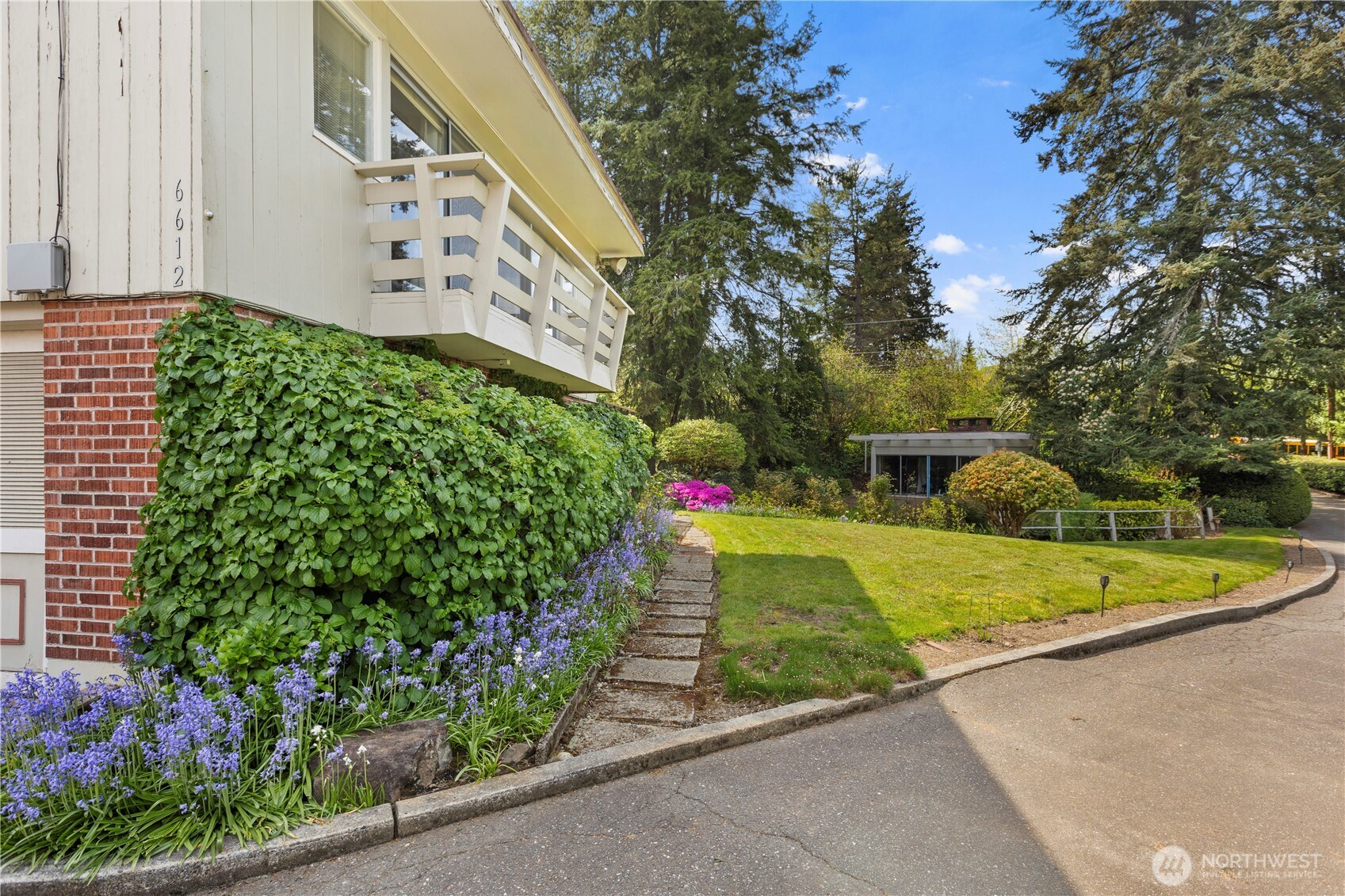 6612 NE 202nd Street , Kenmore, WA 98028