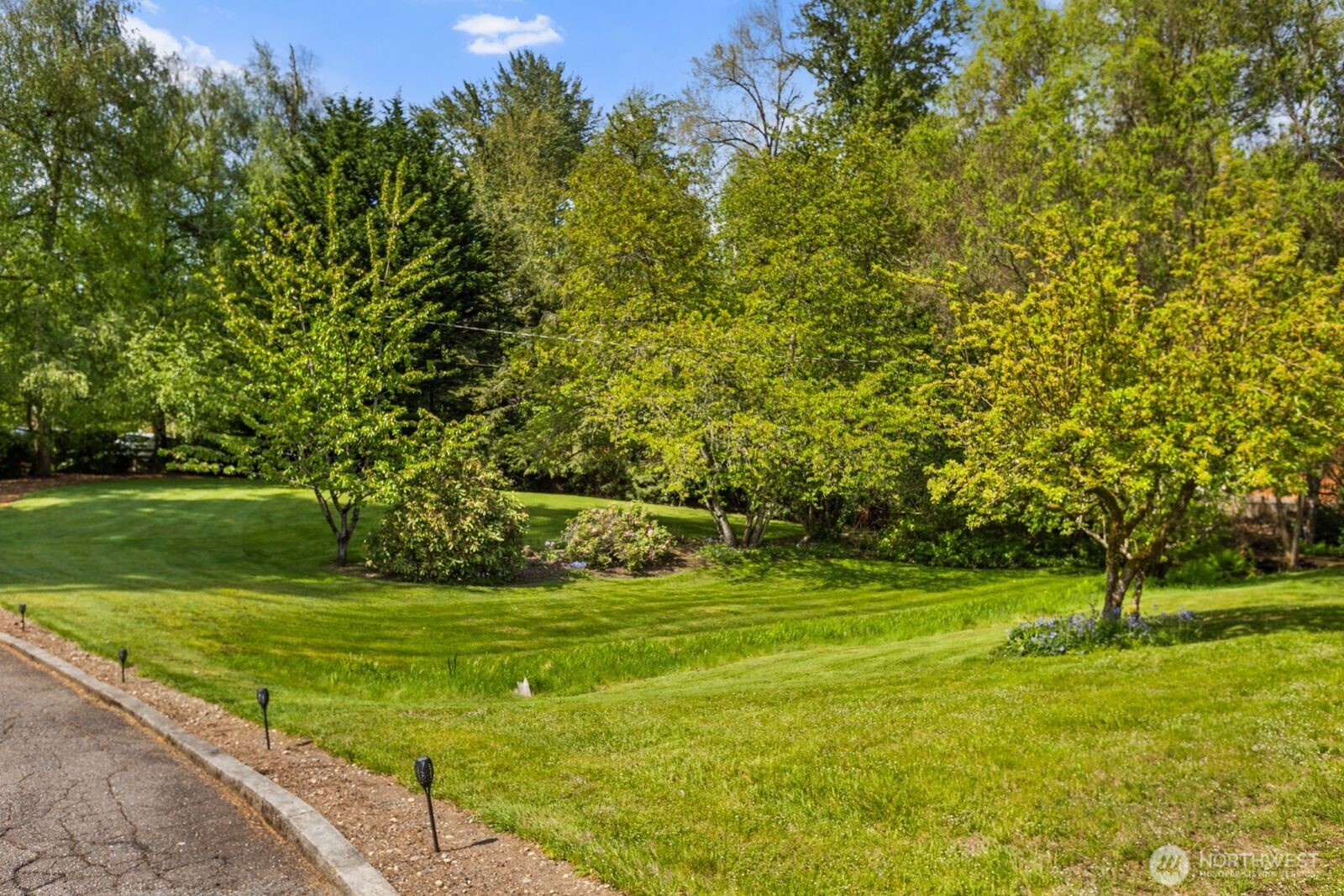 6612 NE 202nd Street , Kenmore, WA 98028