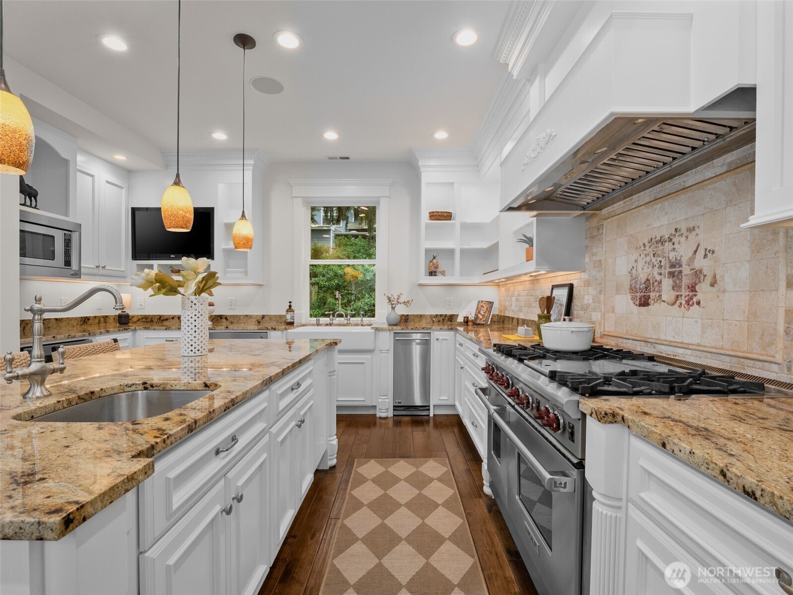 1007 W Newell Street , Seattle, WA 98119
