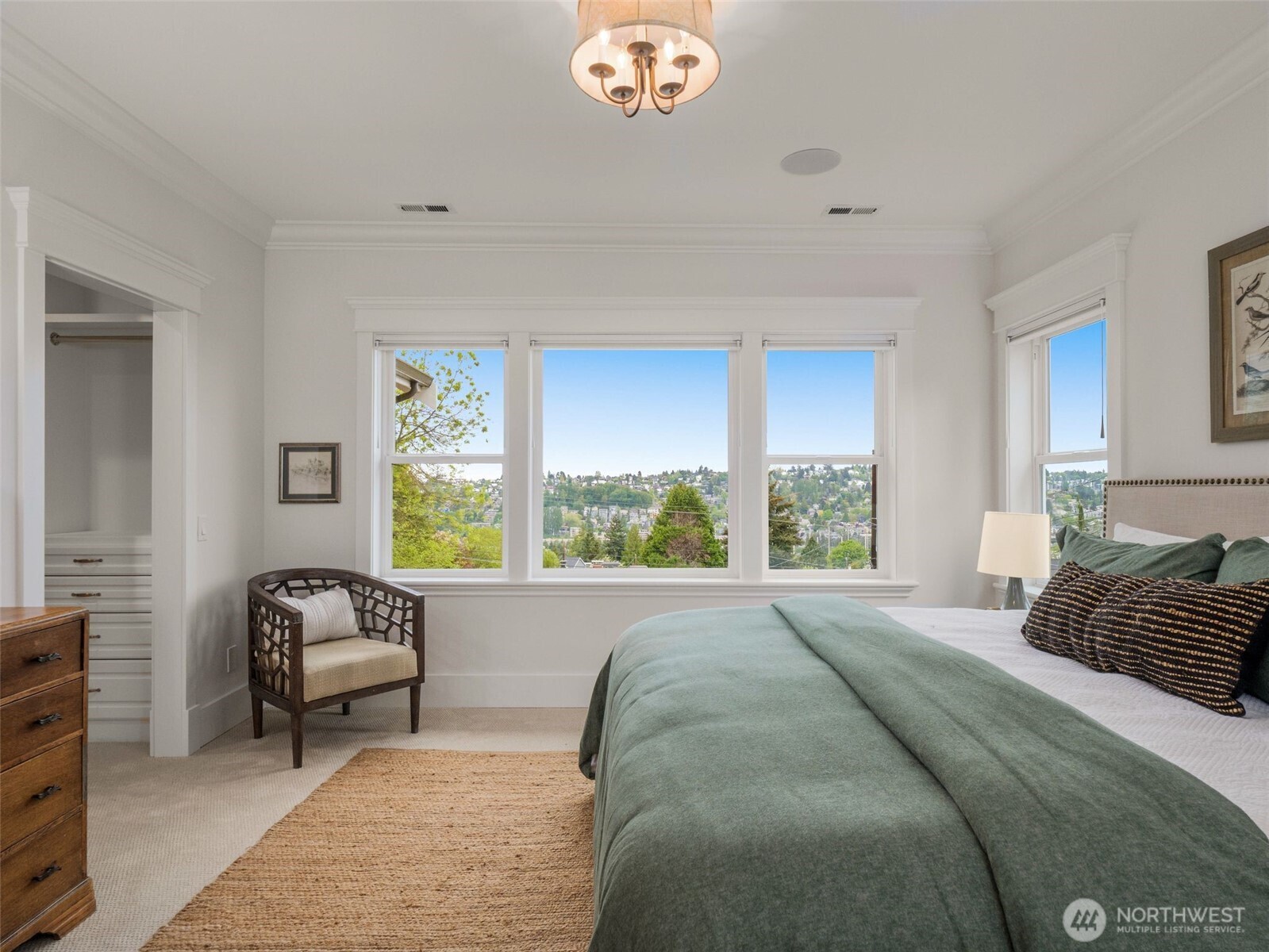 1007 W Newell Street , Seattle, WA 98119