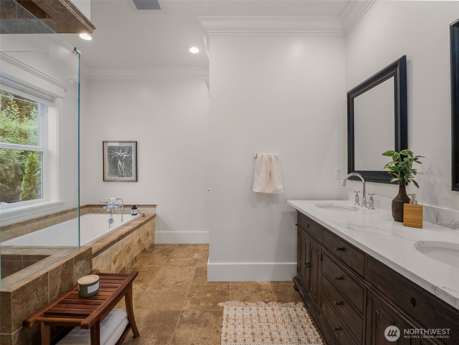 1007 W Newell Street , Seattle, WA 98119