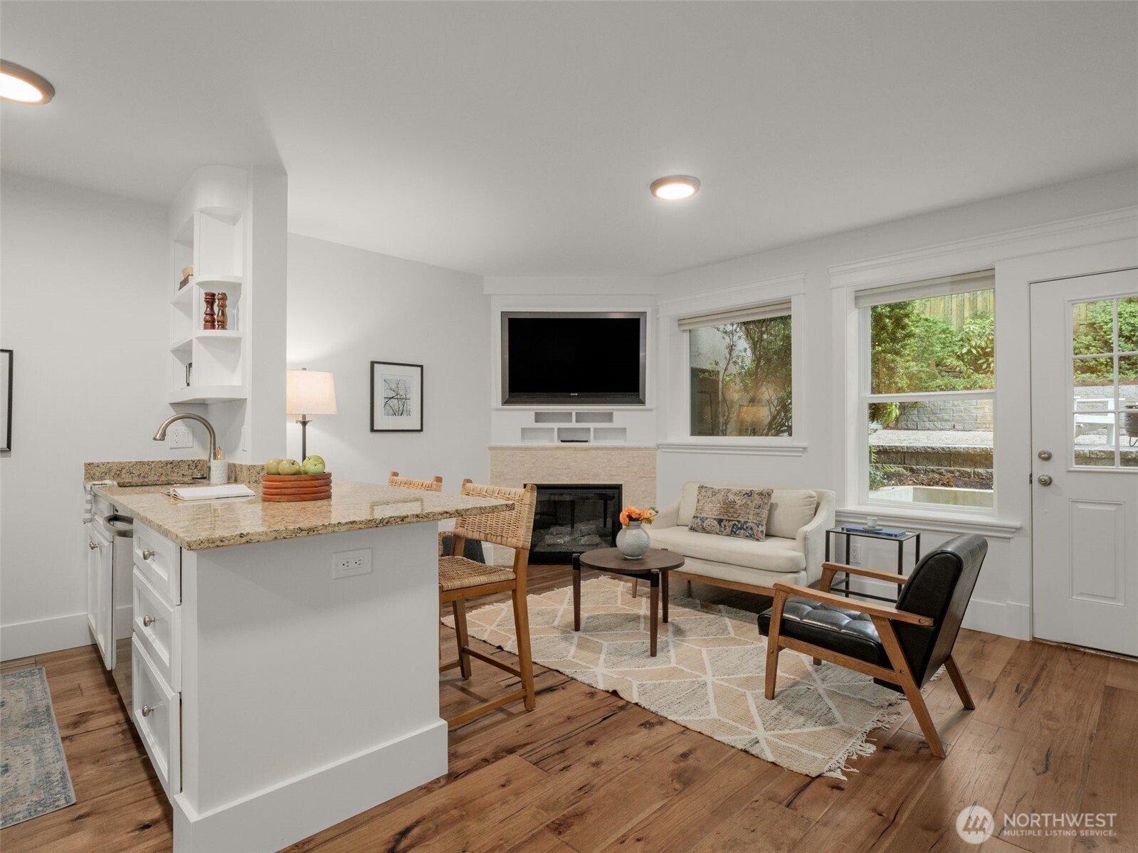 1007 W Newell Street , Seattle, WA 98119