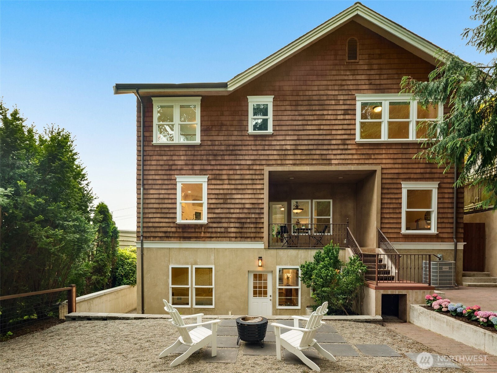 1007 W Newell Street , Seattle, WA 98119