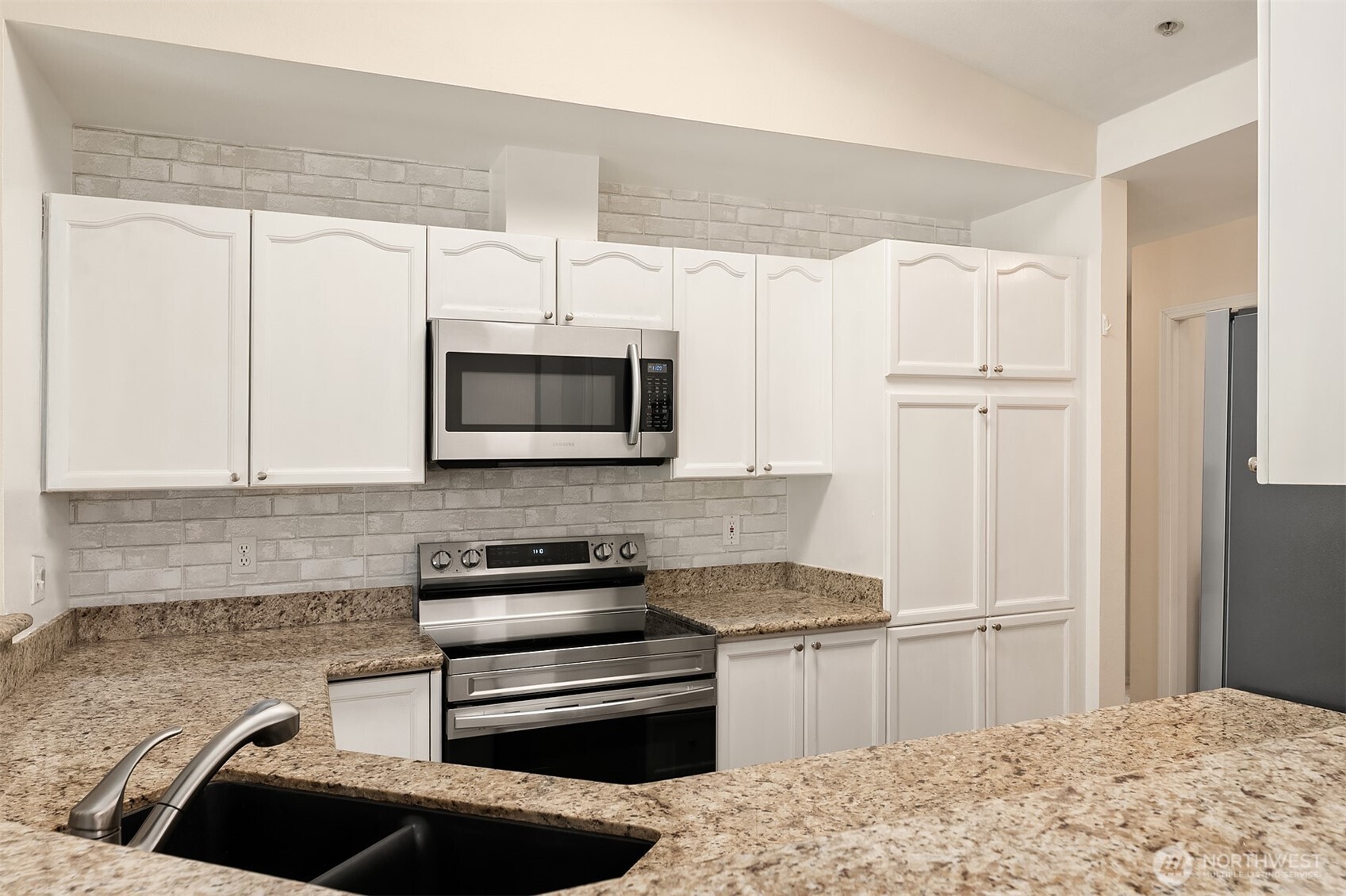 12105 NE 171st Pl #A302, Bothell, WA 98011