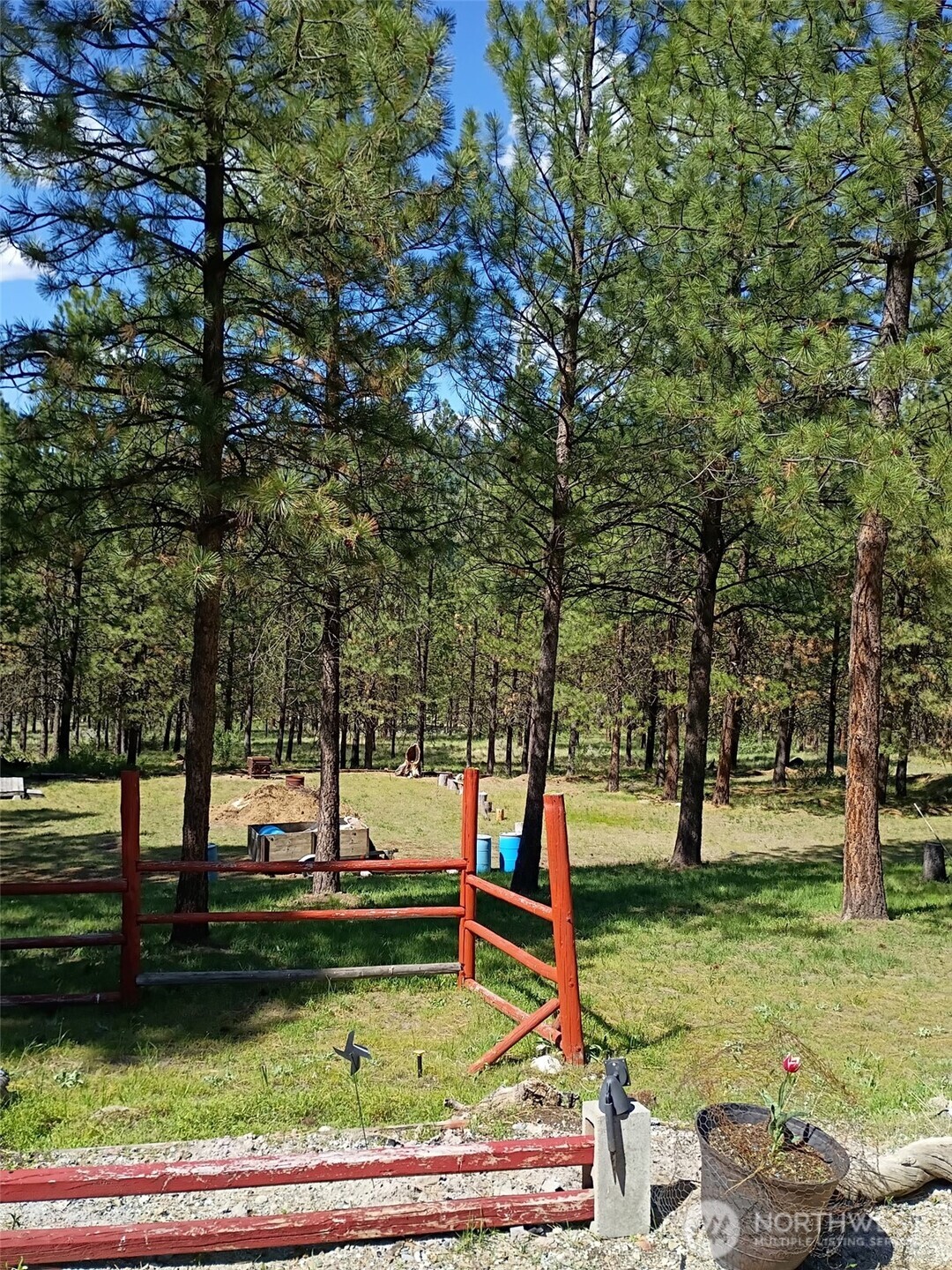 12 Caribou Road , Tonasket, WA 98855