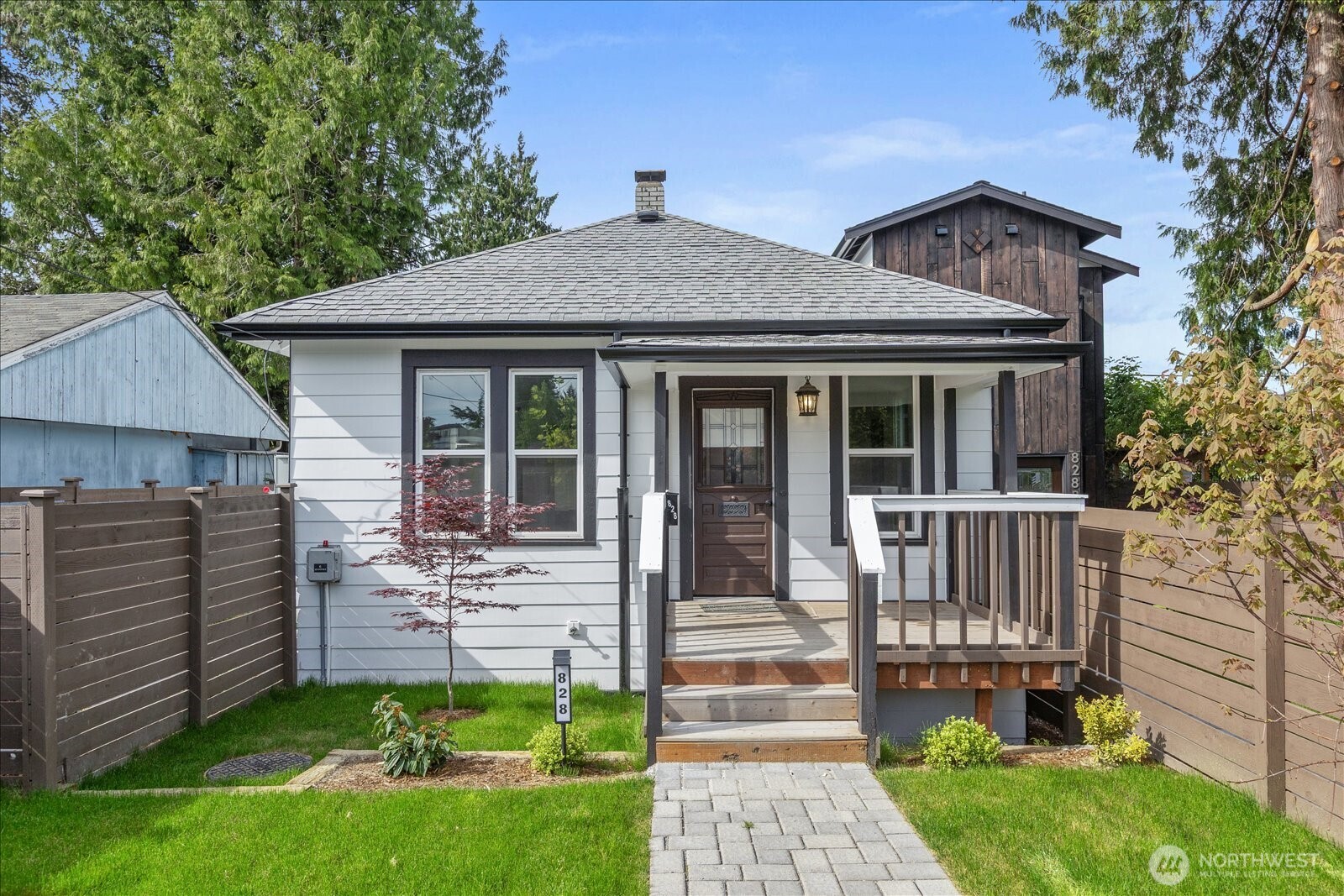 828 S Sullivan Street , Seattle, WA 98108