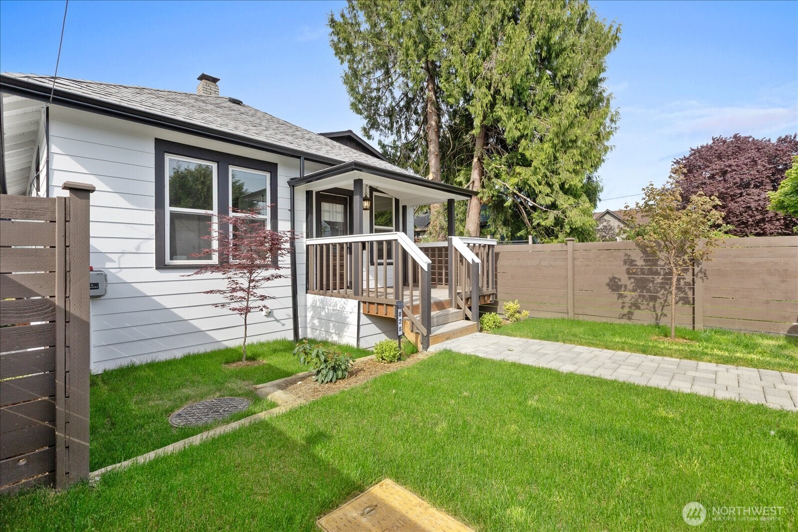828 S Sullivan Street , Seattle, WA 98108