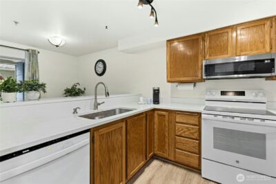 19410 Bothell Way NE #D103, Bothell, WA 98011 - Photo 17