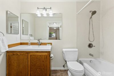 19410 Bothell Way NE #D103, Bothell, WA 98011 - Photo 21