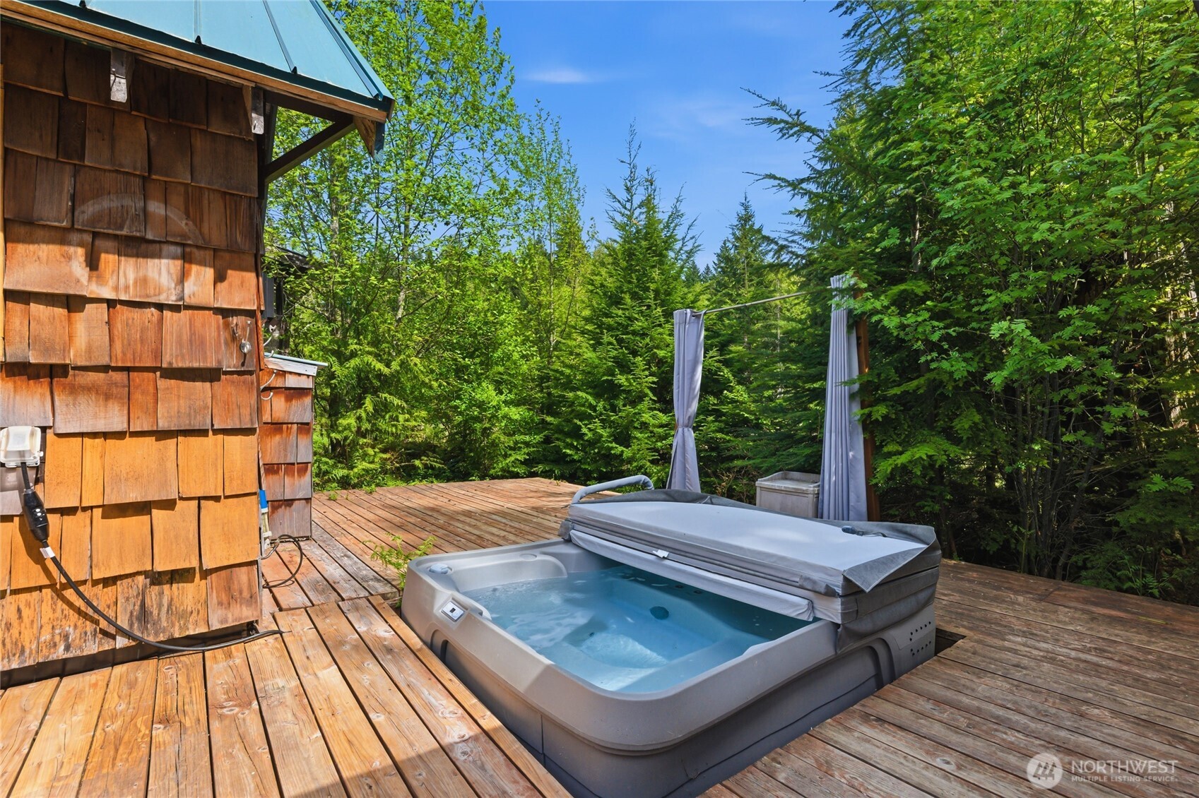 33822 State Route 706 E, Ashford, WA 98304