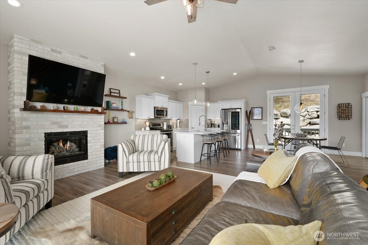 317 Village Drive , Manson, WA 98831