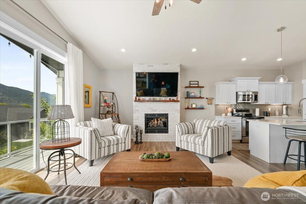 317 Village Drive , Manson, WA 98831