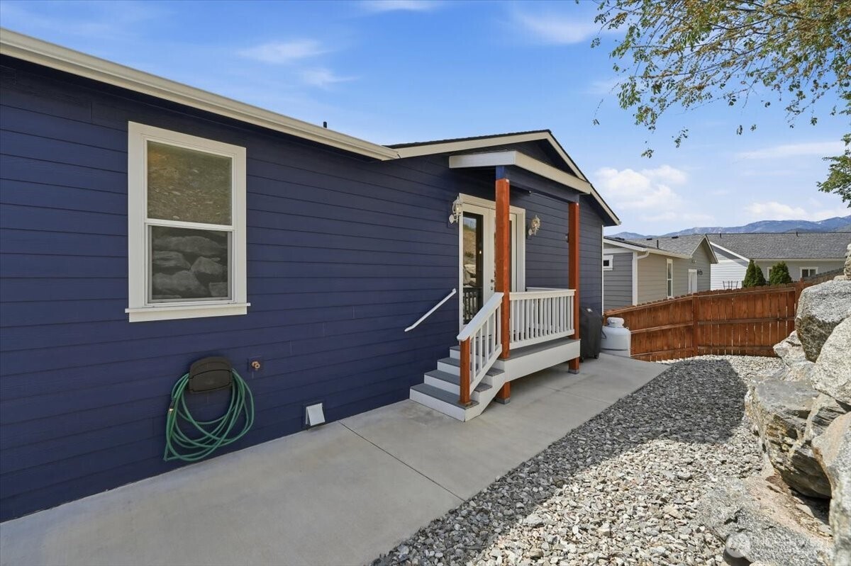 317 Village Drive , Manson, WA 98831