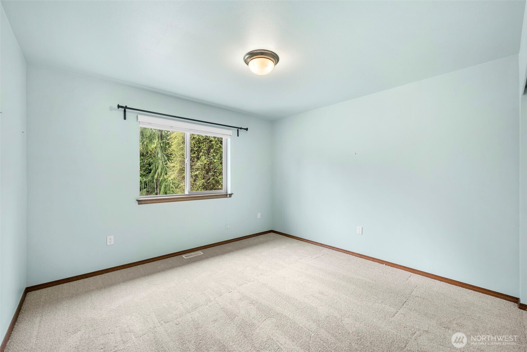 30 E Cardinal Court , Allyn, WA 98524