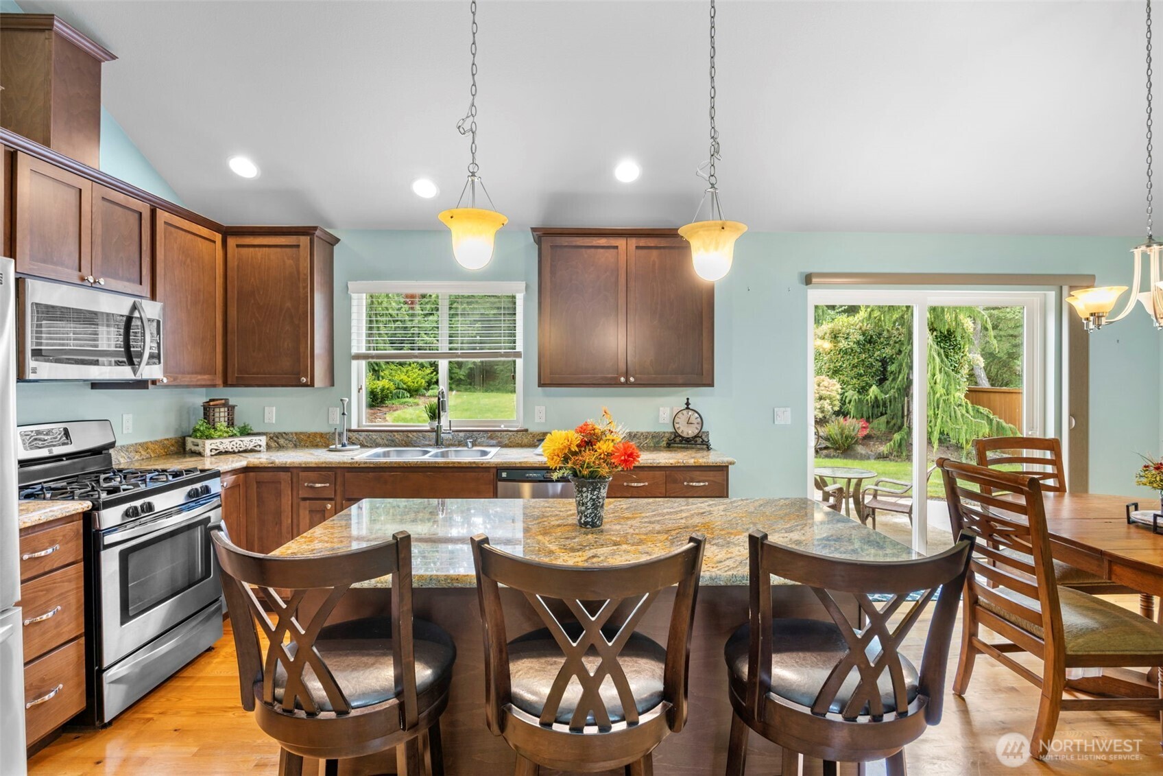 30 E Cardinal Court , Allyn, WA 98524