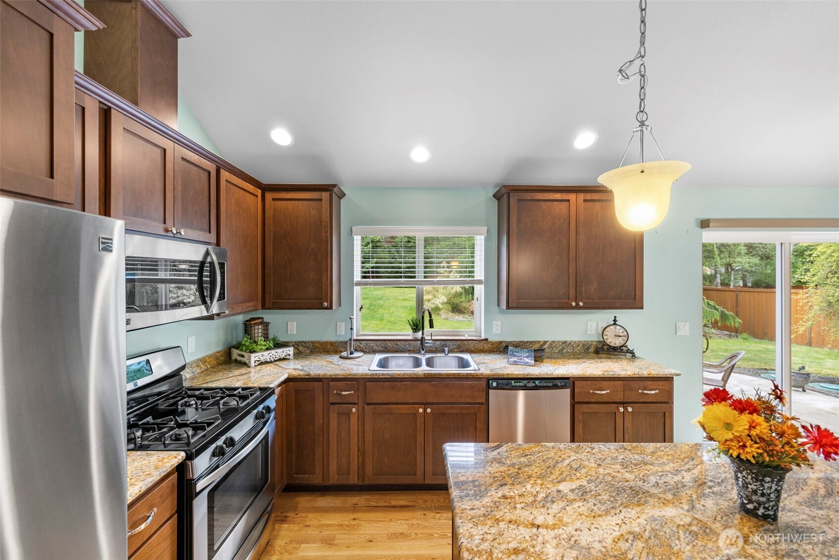 30 E Cardinal Court , Allyn, WA 98524