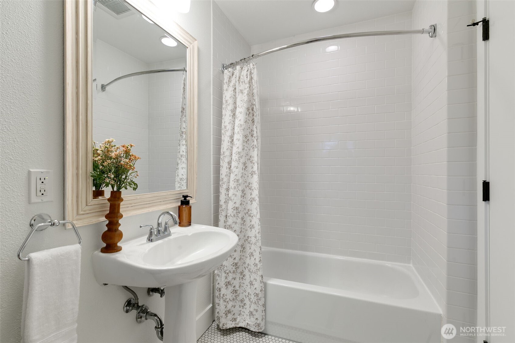 117 John Street #9, Seattle, WA 98109