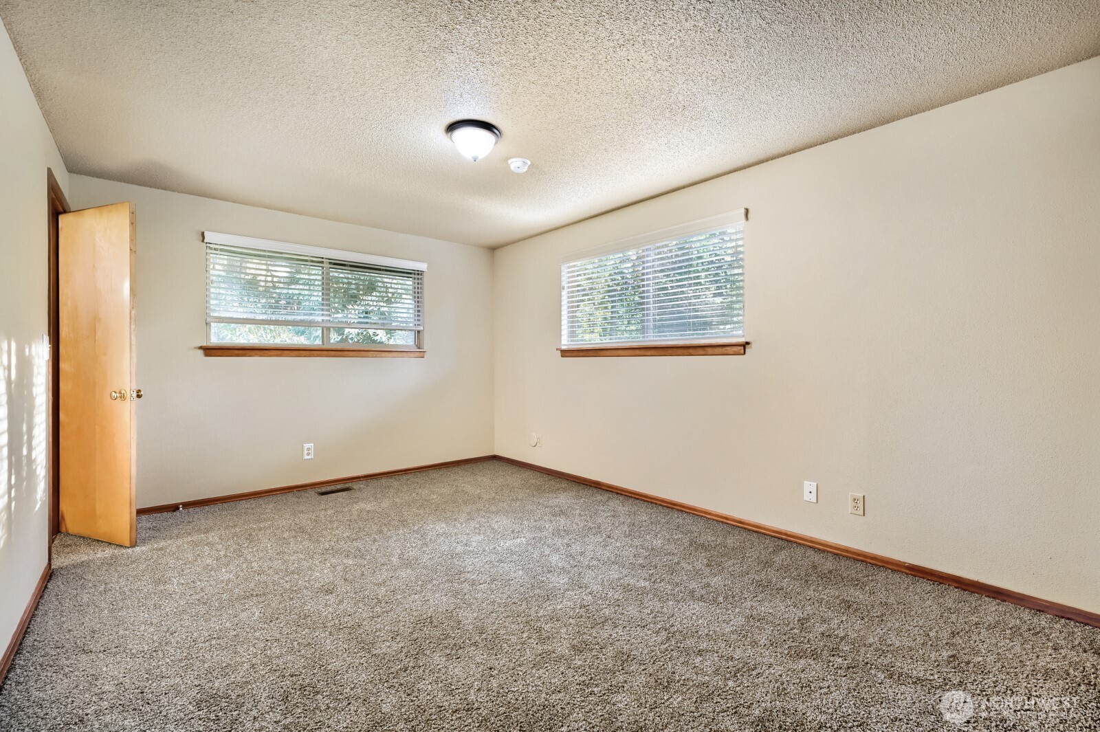 617 S 301st Street , Federal Way, WA 98003