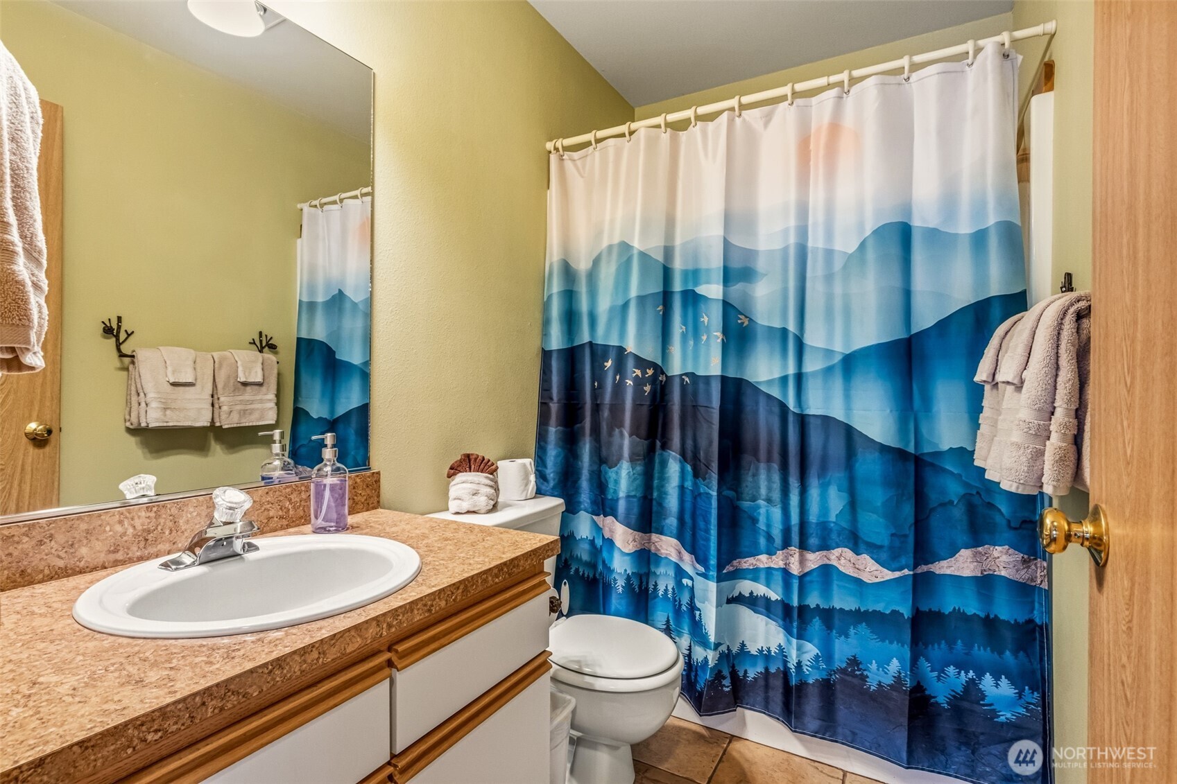 525 Alpine Pl #B3, Leavenworth, WA 98826