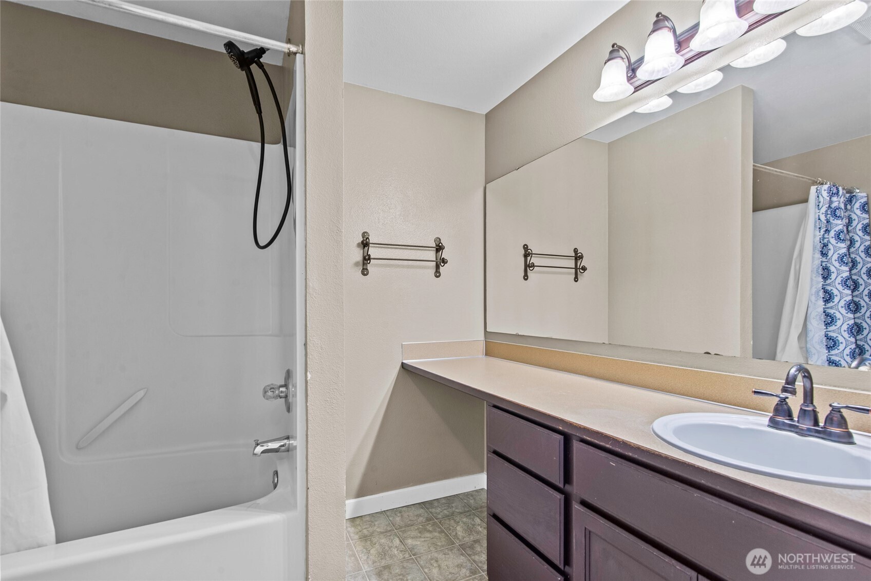 8308 49th Loop SE, Olympia, WA 98513