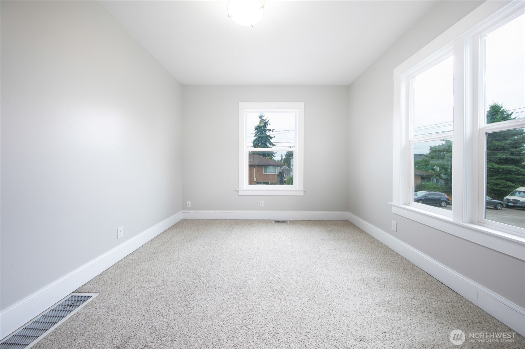 6753 14th Avenue NW, Seattle, WA 98117